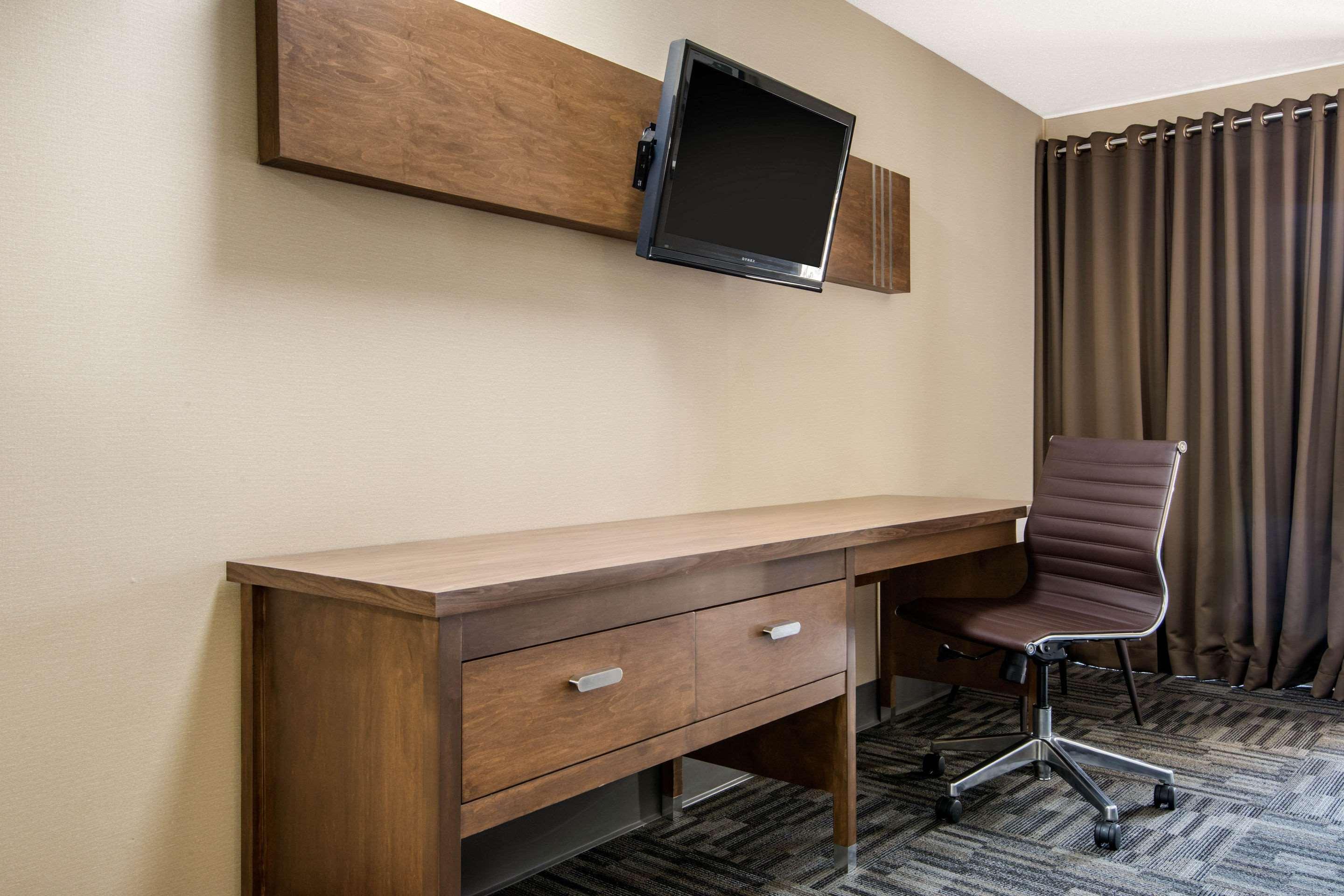 Quality Inn & Conference Centre Orillia Exteriér fotografie