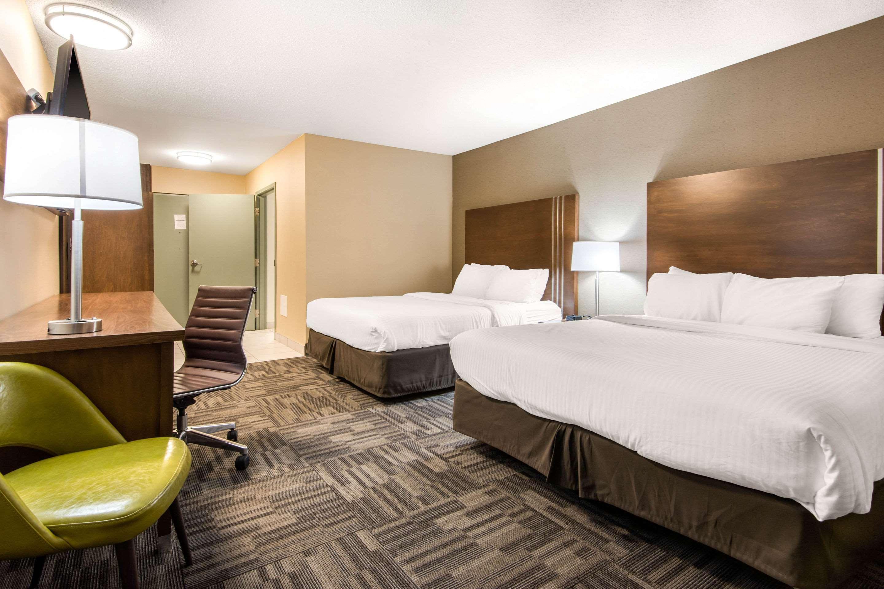 Quality Inn & Conference Centre Orillia Exteriér fotografie