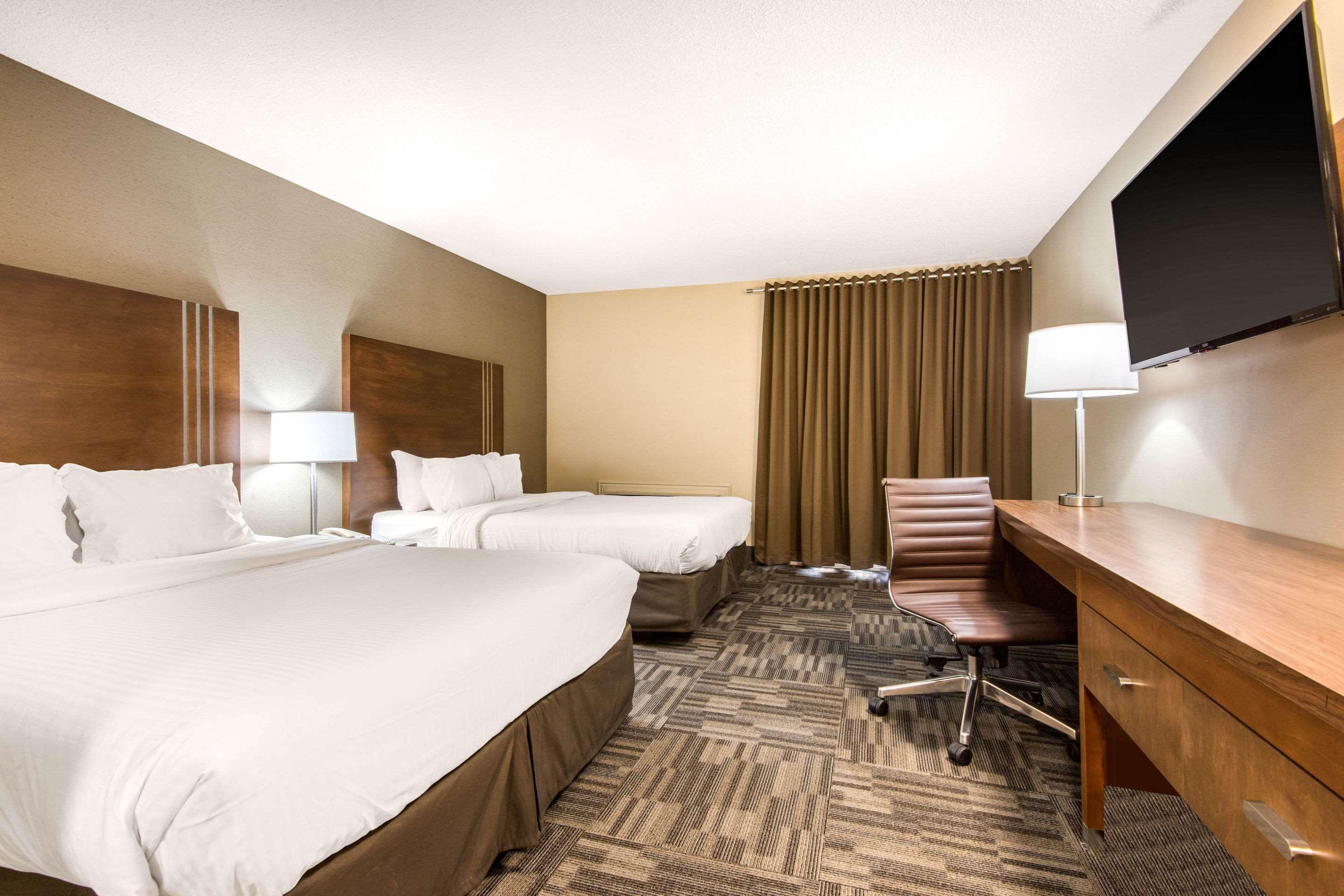 Quality Inn & Conference Centre Orillia Exteriér fotografie