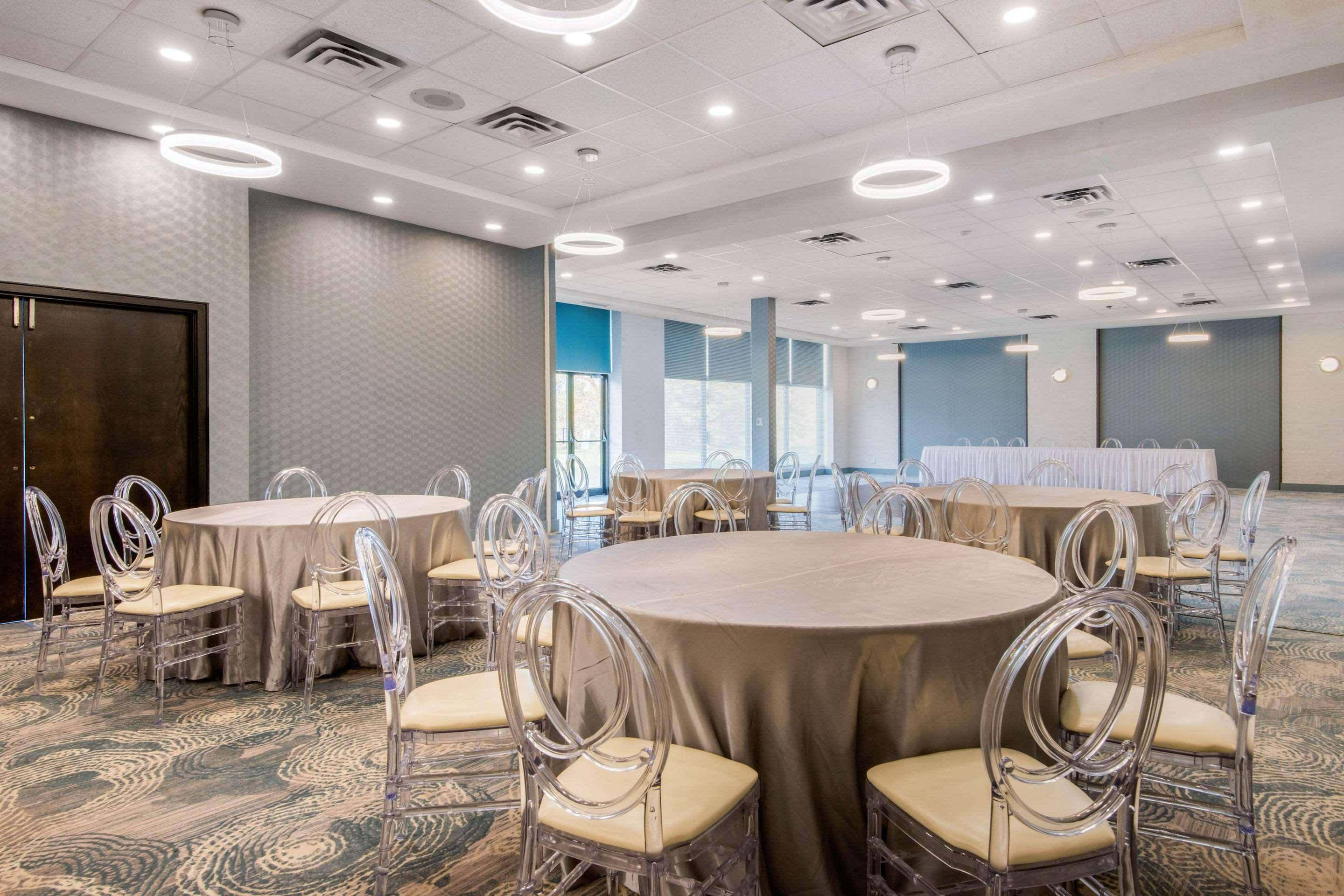 Quality Inn & Conference Centre Orillia Exteriér fotografie