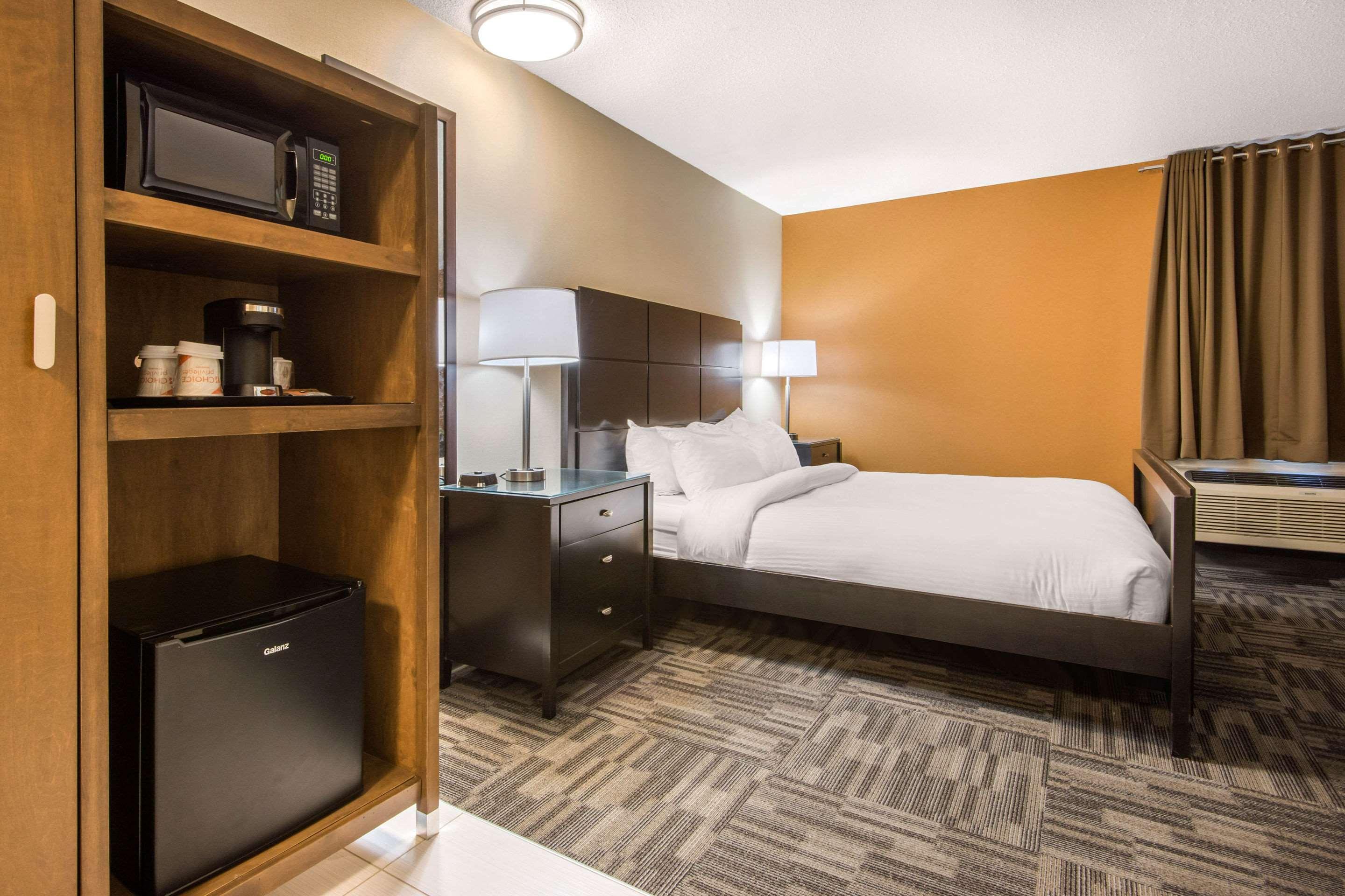 Quality Inn & Conference Centre Orillia Exteriér fotografie