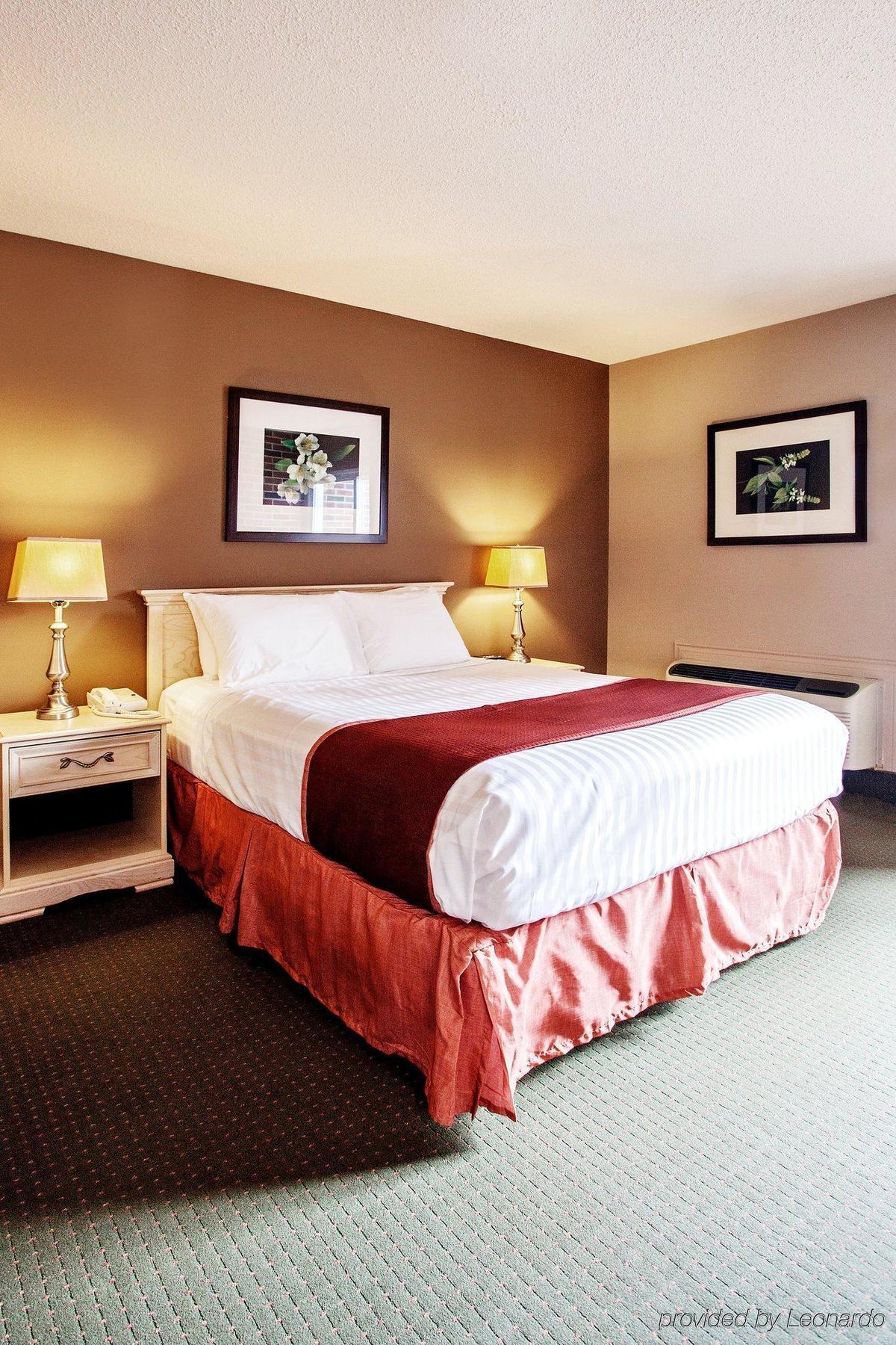 Quality Inn & Conference Centre Orillia Exteriér fotografie