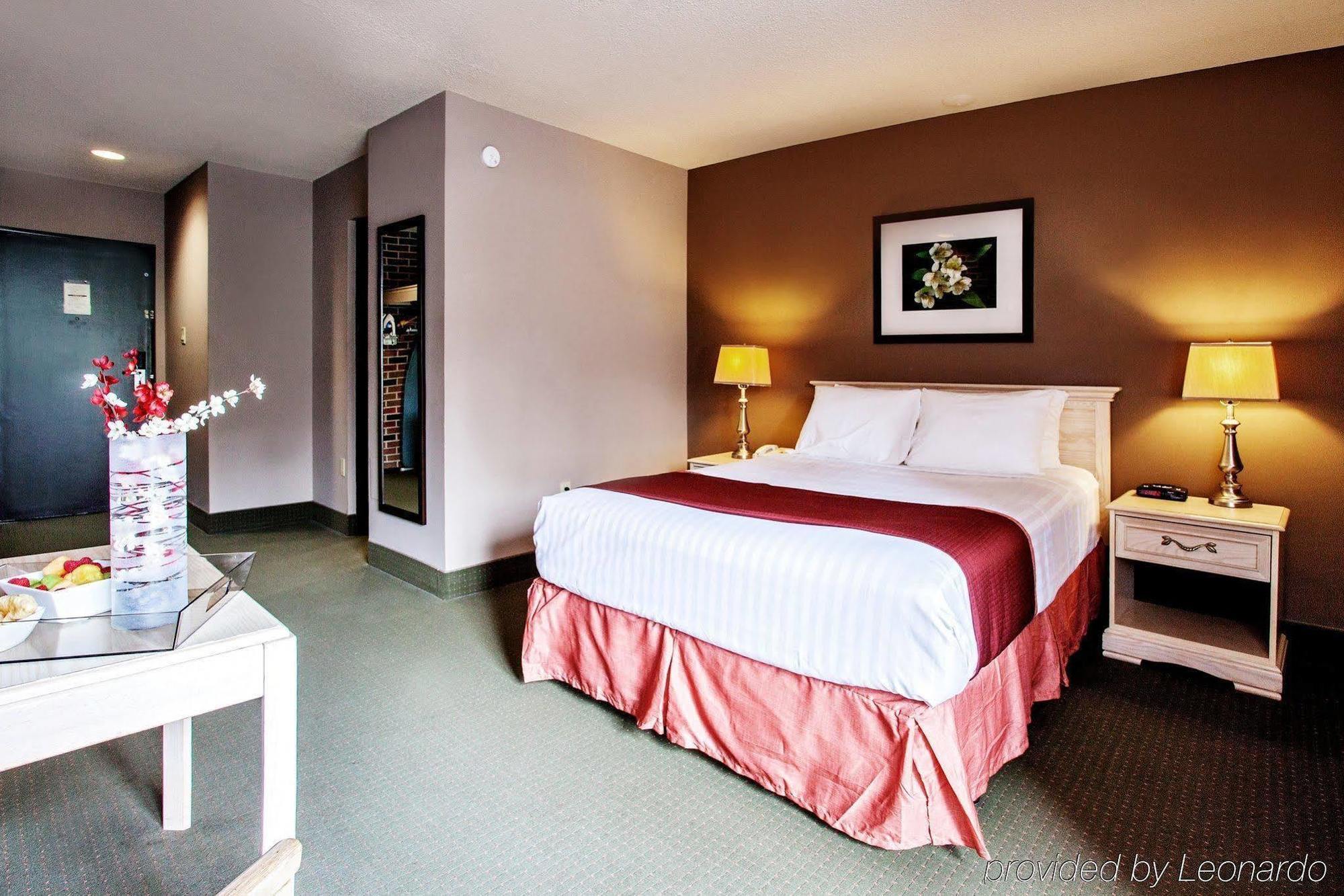 Quality Inn & Conference Centre Orillia Exteriér fotografie