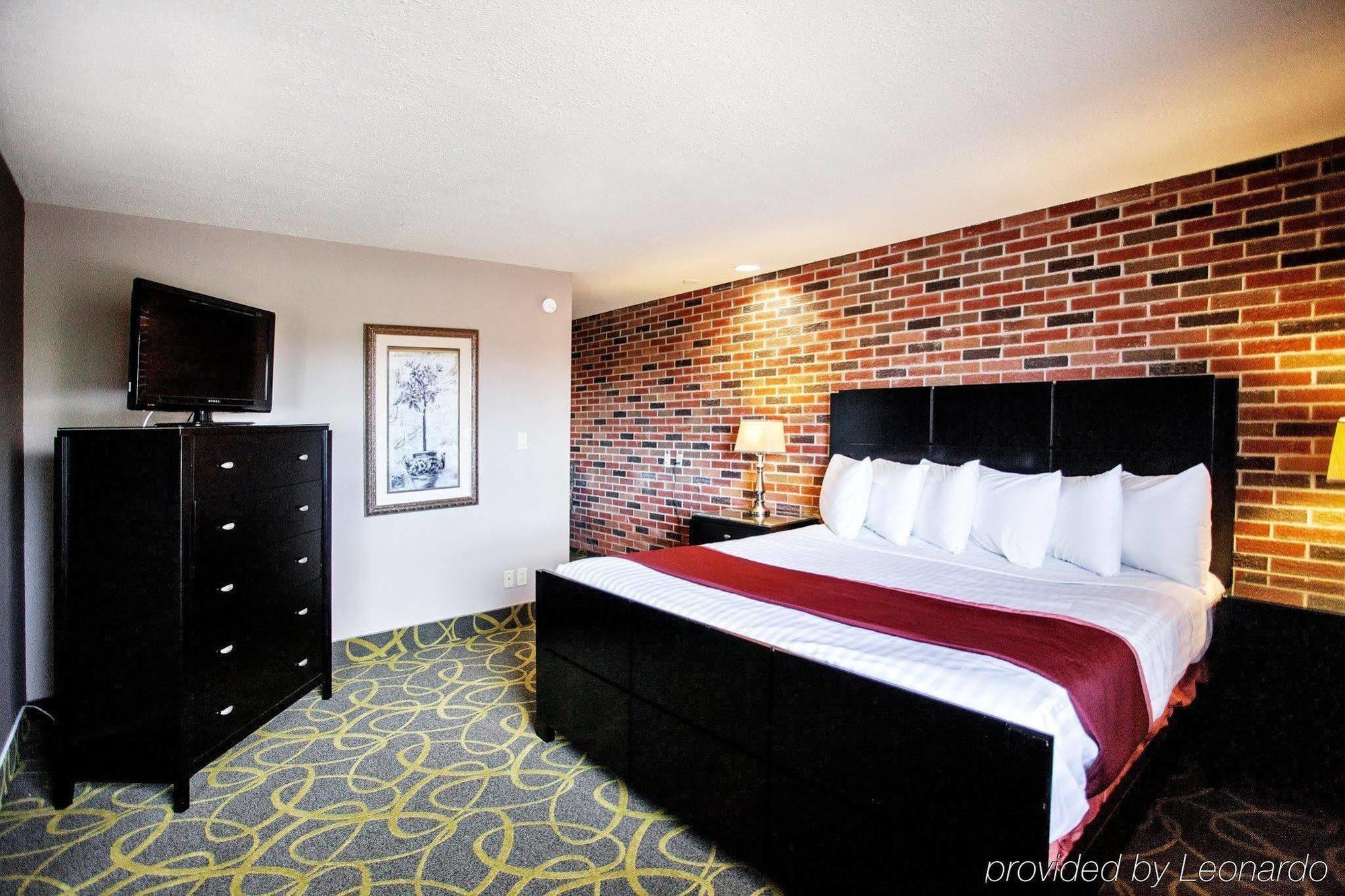 Quality Inn & Conference Centre Orillia Exteriér fotografie