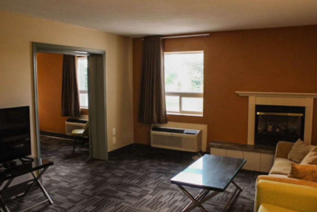 Quality Inn & Conference Centre Orillia Pokoj fotografie