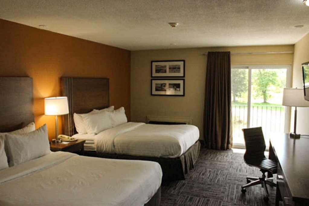 Quality Inn & Conference Centre Orillia Pokoj fotografie